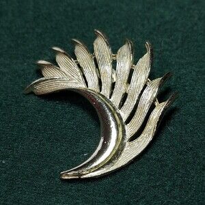 Vintage Pin Leaves Goldtone Textured 2"